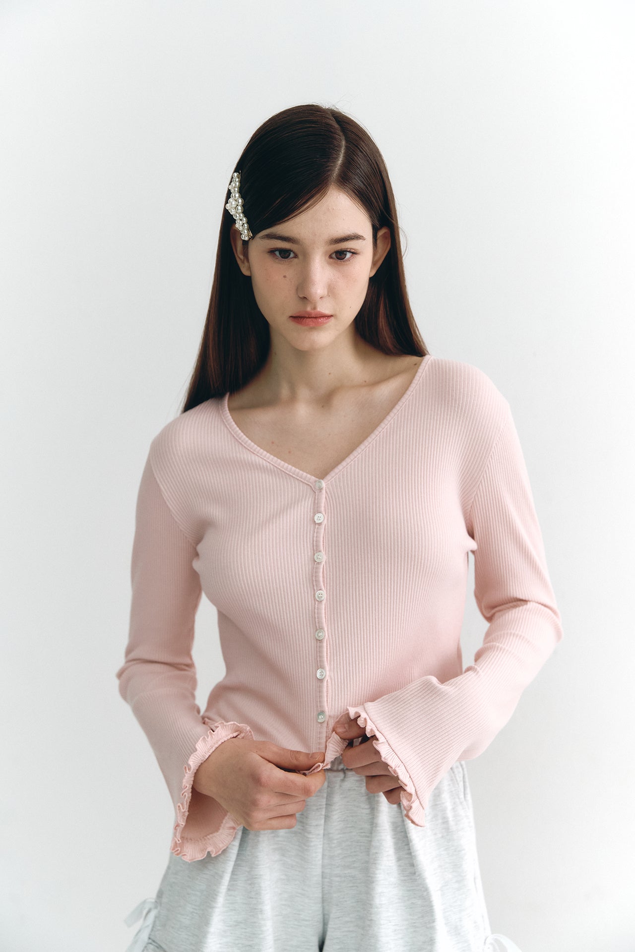 moilly-ss-25-vneck-frill-cardigan-pink