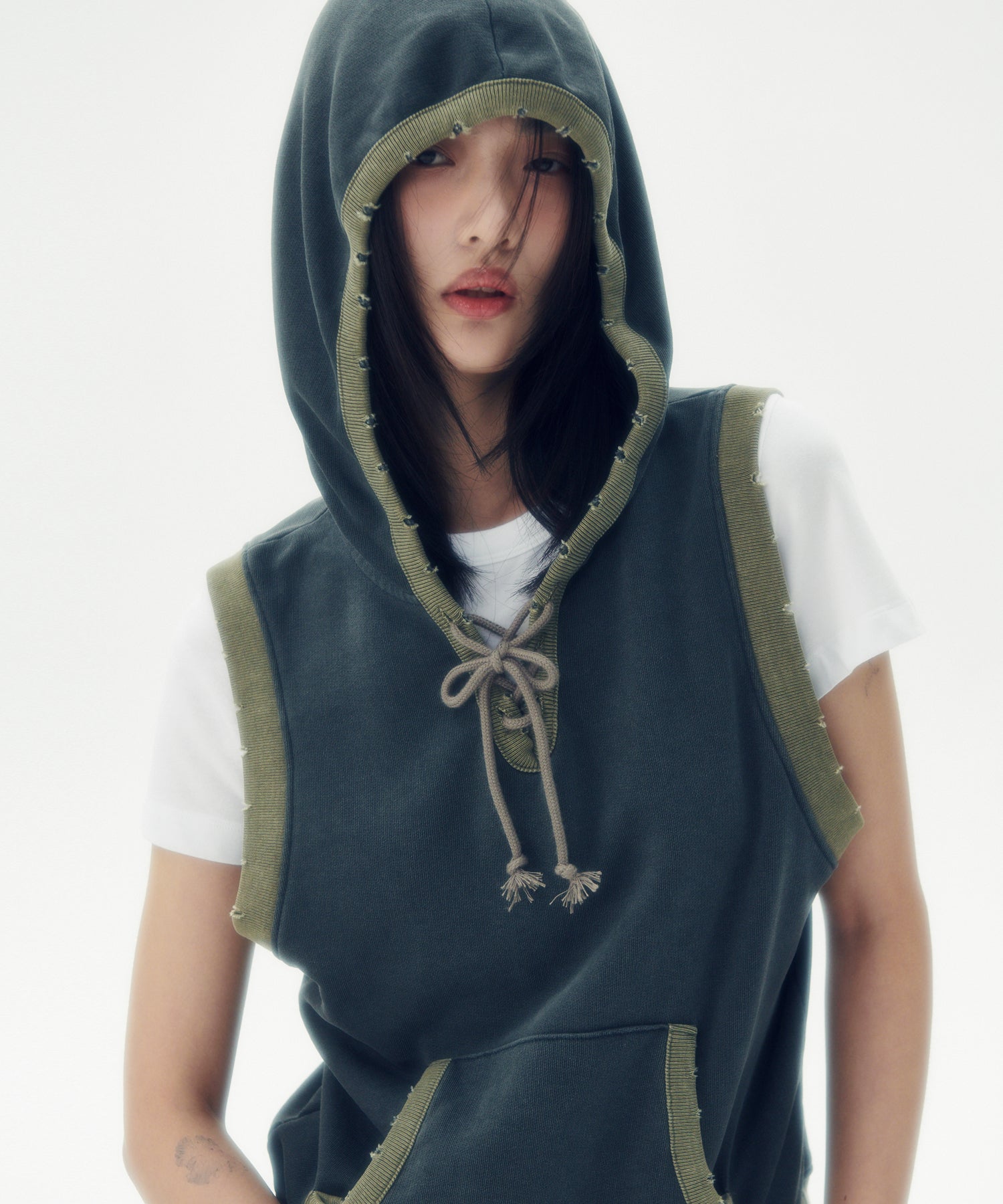 running-high-ss-24-hooded-sleeveless-sweat-vest-charcoal