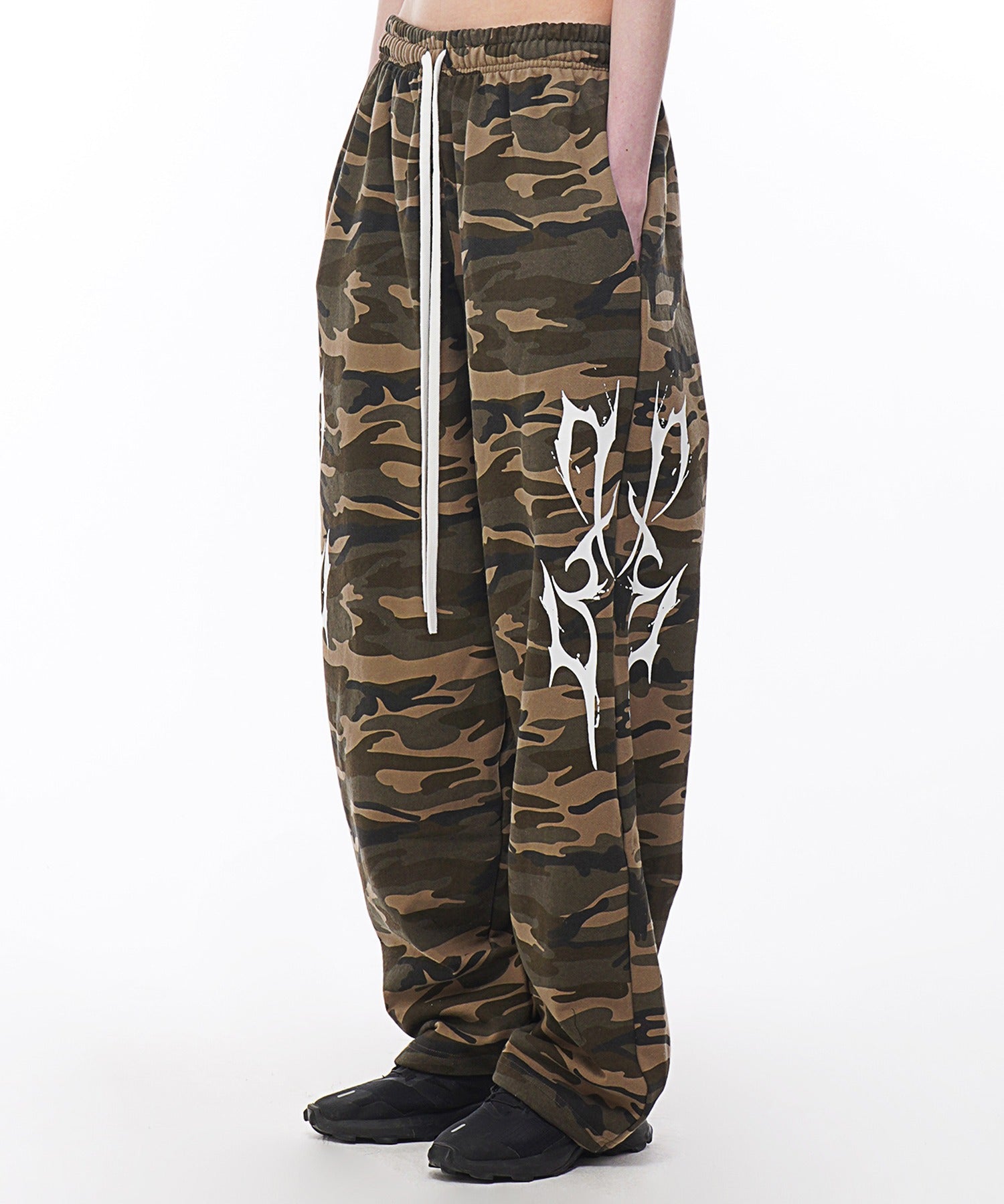 dxoh-ss-24-thunder-logo-camol-pants-camol