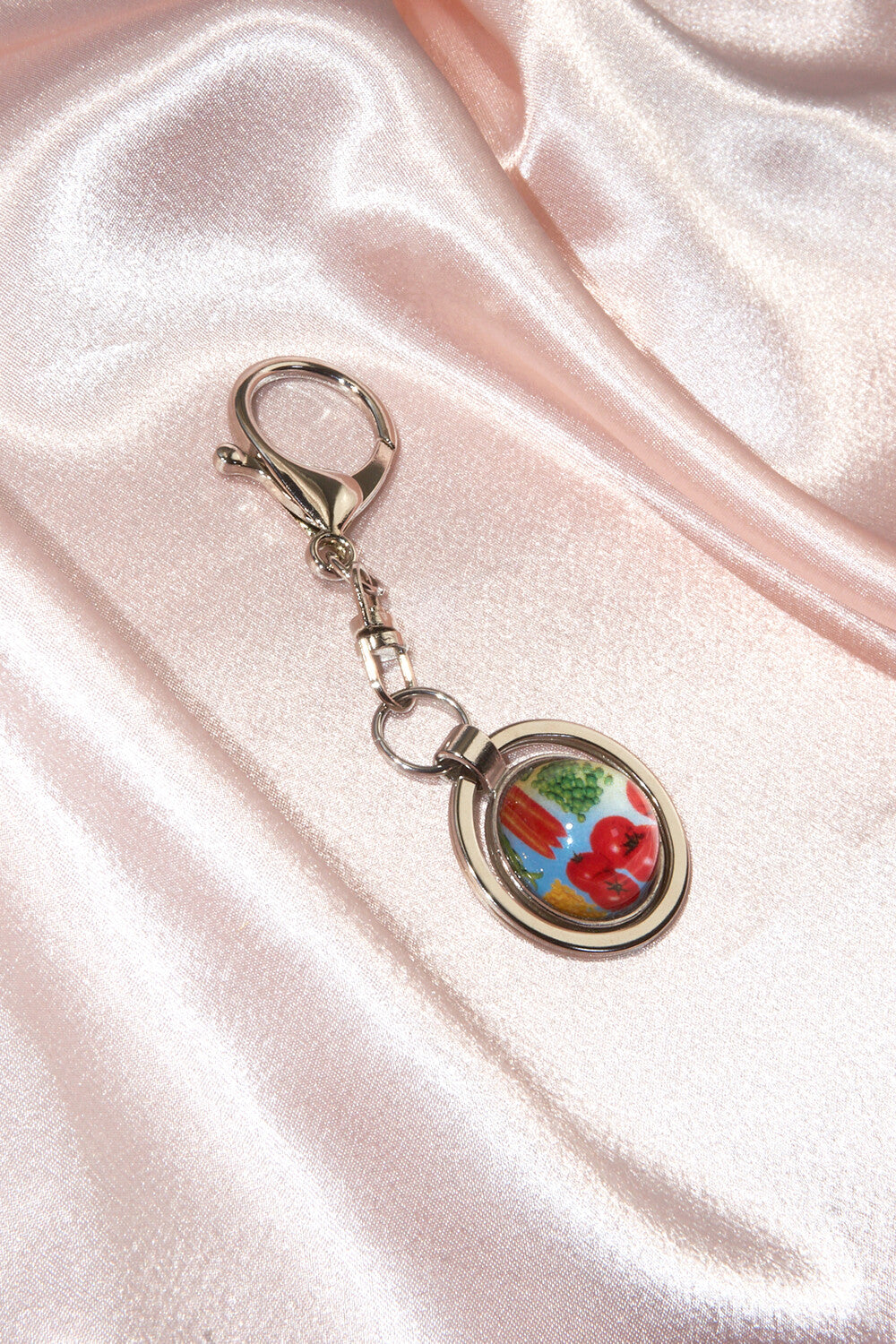 huggingoat-seasonless-veggie-basket-keyring