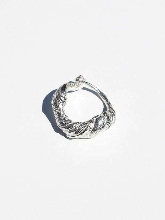 inodore-seasonless-24-horse-conch-ring