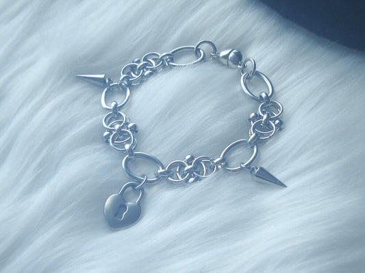 s2002tears-seasonless-thorned-love-bracelet