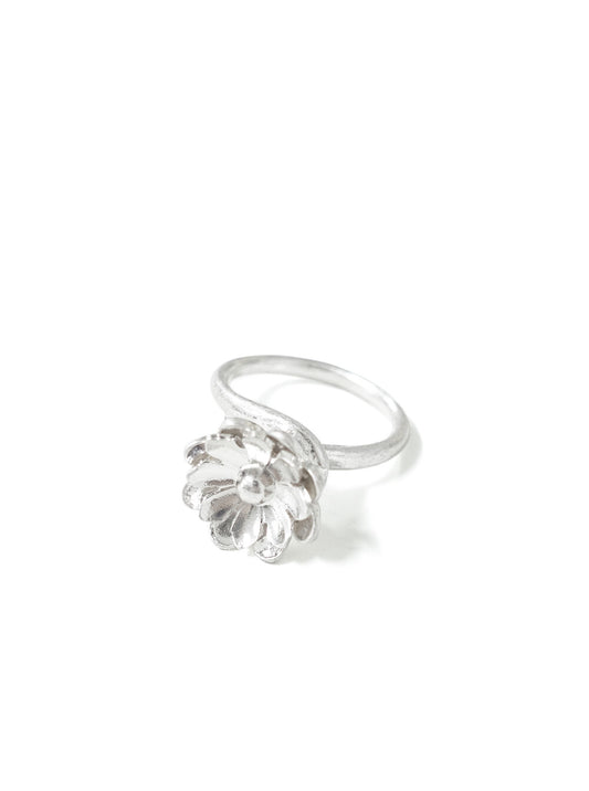 faerie-seasonless-lotus-flower-ring